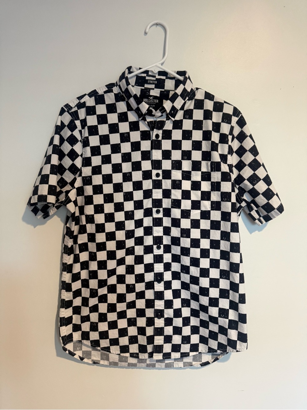 Hollister Men’s Black and White Check Short Sleeve Button-Down Shirt